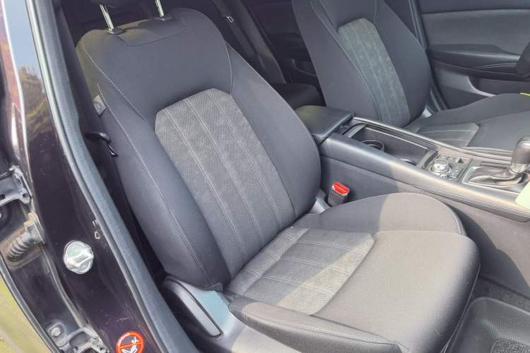 Used Mazda CX-4 2018 2.0L Automatic Two-Wheel Drive Blue Sky Dynamic Version China V Standard Right Front Seat