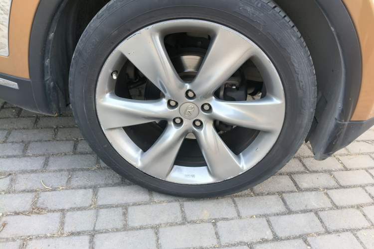 Used Infiniti FX 2013 FX37 Supreme Edition Right Front Wheel Hub