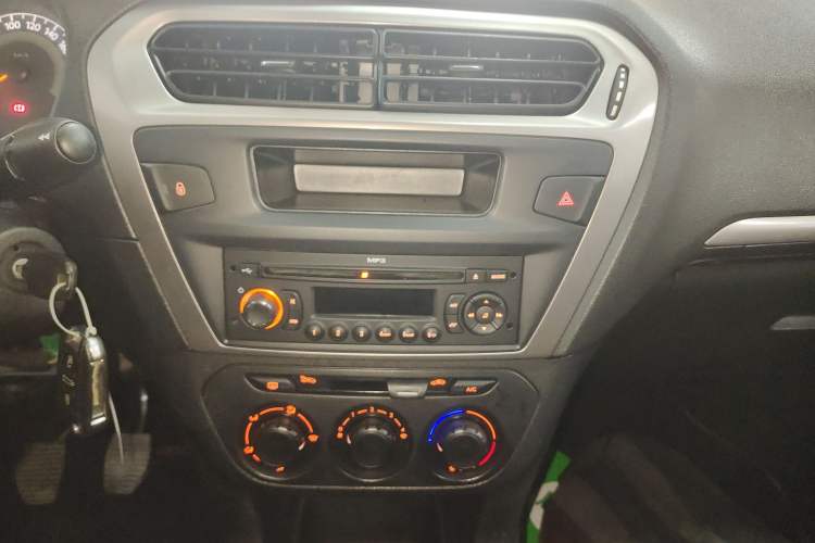 Used Peugeot 301 2014 1.6L Manual Comfort Edition Audio And AC Panel