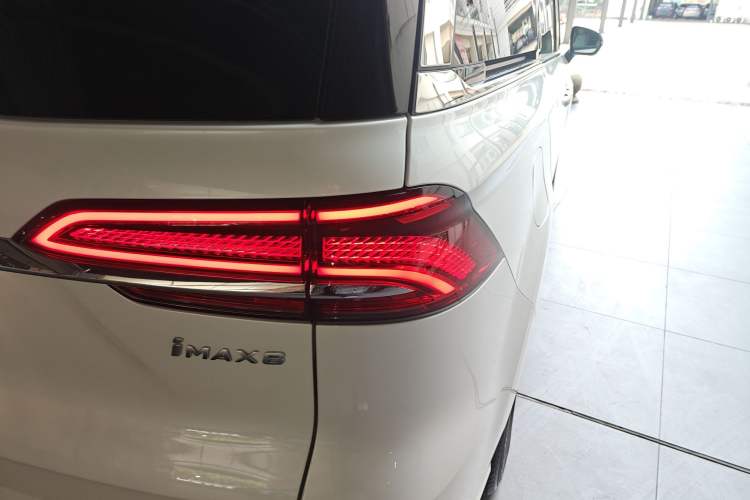 Used Roewe iMAX8 New Energy 2025 1.5T DMH Lu Zun Deluxe Edition
