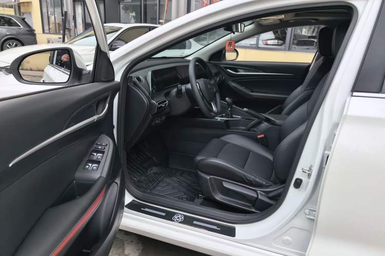 Used CHANGAN Eado 2020 PLUS 1.6L GDI Manual Luxury Model Driver Seat