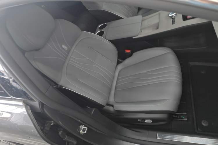 Used Geely Galaxy E8 2024 665 km Range Rear-Drive Starship Long-Range Version