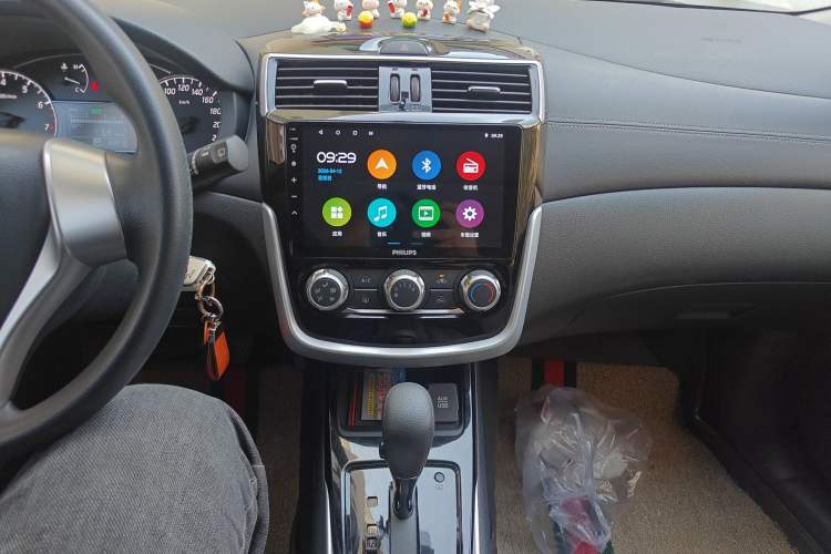 Used Nissan Tiida 2020 1.6L CVT Cool Edition Audio And AC Panel