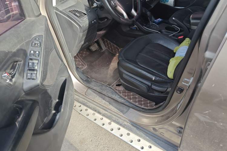 Used Hyundai ix35 2010 2.0L Automatic Two-Wheel Drive Elite Edition GLS
