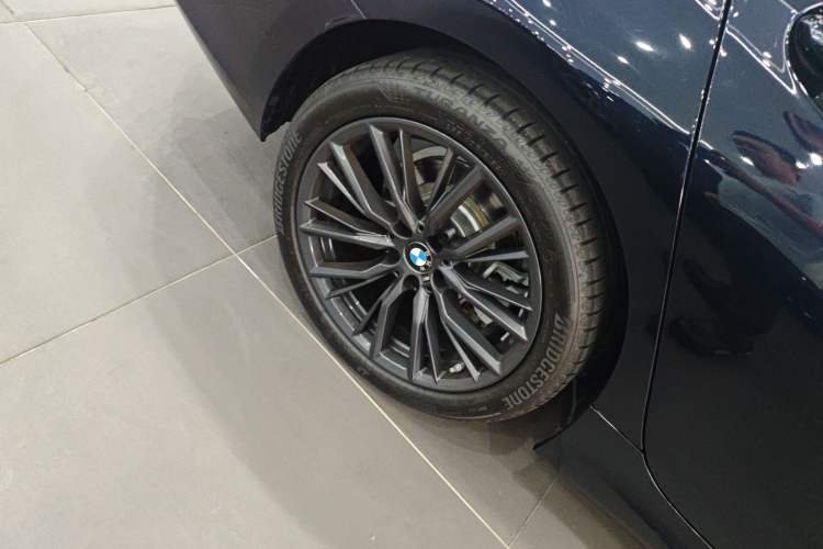 Used BMW 3 Series 2024 325Li M Sport Night Edition Package Right Rear Wheel Hub