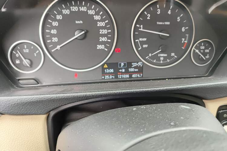 Used BMW 3 Series 2013 320Li Fashion Model
