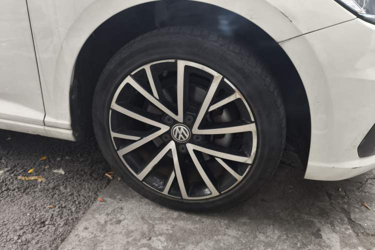 Used Volkswagen Lavida 2019 280TSI DSG Luxury Edition China VI Standard Right Front Wheel Hub