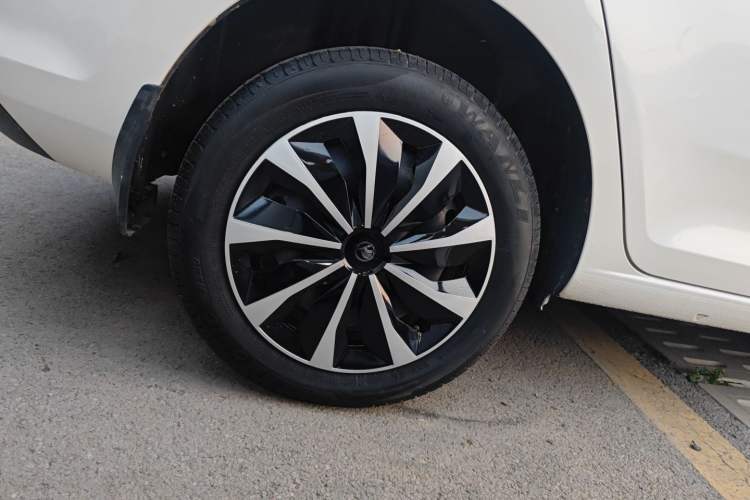 Used Skoda Rapid Spaceback 2016 Revised Version 1.4L Manual Front-Drive Edition
