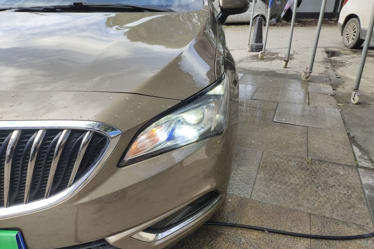 Used Buick Verano 2017 Sedan 20T Dual-Clutch Leading Model Left Front Headlight