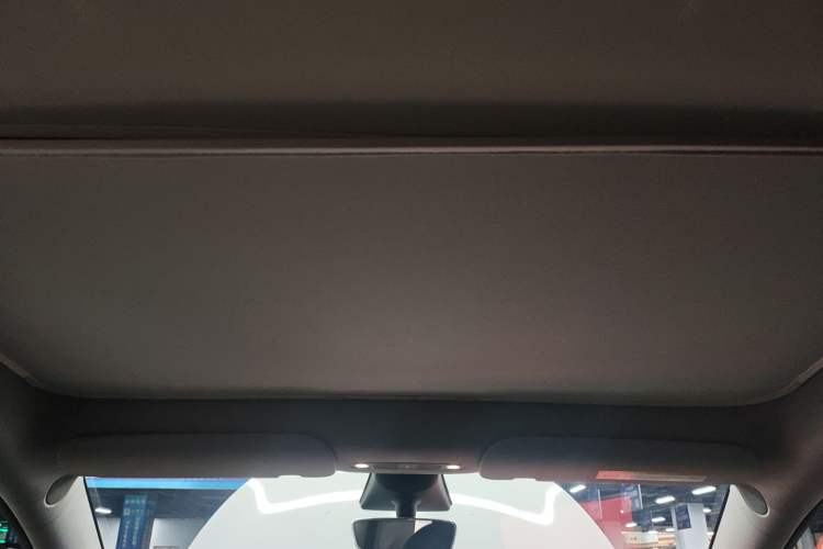 Used Tesla Model Y 2022 Long-Range All-Wheel-Drive Version