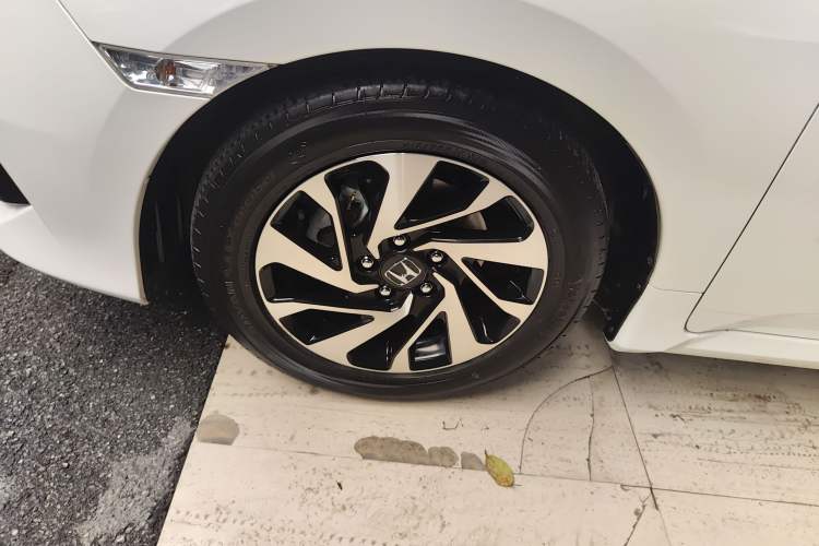 Used Honda Civic 2016 220TURBO CVT Luxury Edition
