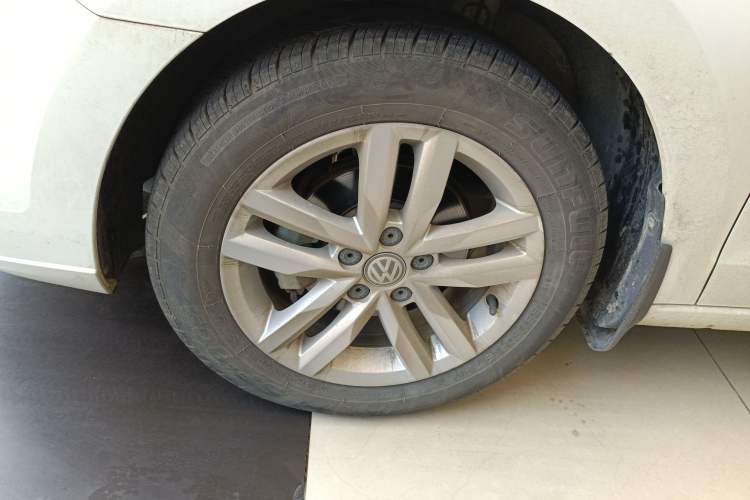 Used Volkswagen Jetta 2017 1.4L Manual Fashion Edition