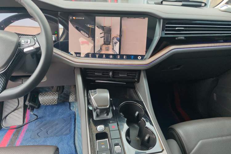 Used Volkswagen Touareg 2019 2.0TSI Ruiyi Edition China VI Standard Audio And AC Panel