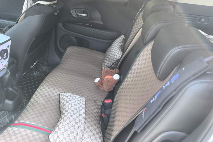 Used Honda Vezel 2022 1.5L CVT Phantom Night Pioneer Edition Left Rear Seat