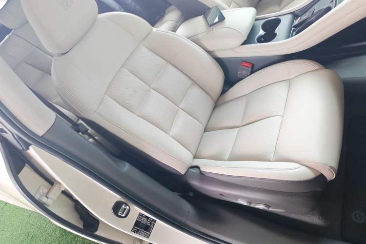 Used IM LS6 2023 Max Standard Edition Right Front Seat