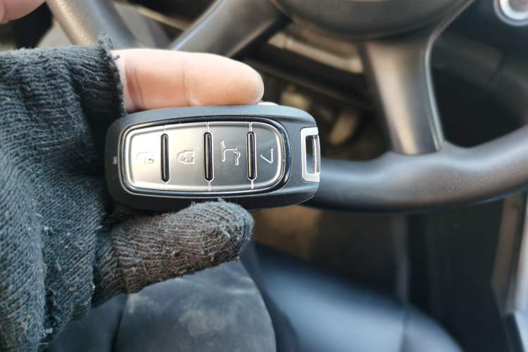 Used Great Wall Poer 2021 2.0T Commercial Version Manual Diesel 4x4 Elite Long-Box GW4D20M Vehicle Key