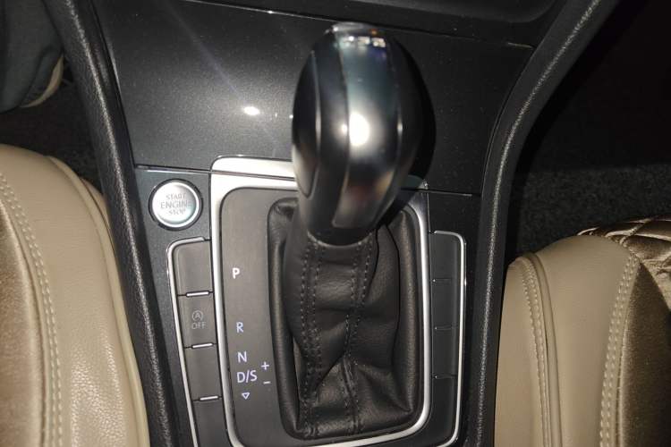 Used Volkswagen Golf 2020 Zhiai Edition 280TSI DSG Comfort Model Gear Lever