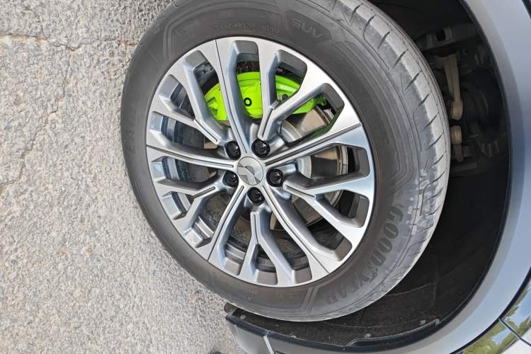 Used Nio EC6 2023 75 kWh Right Front Wheel Hub