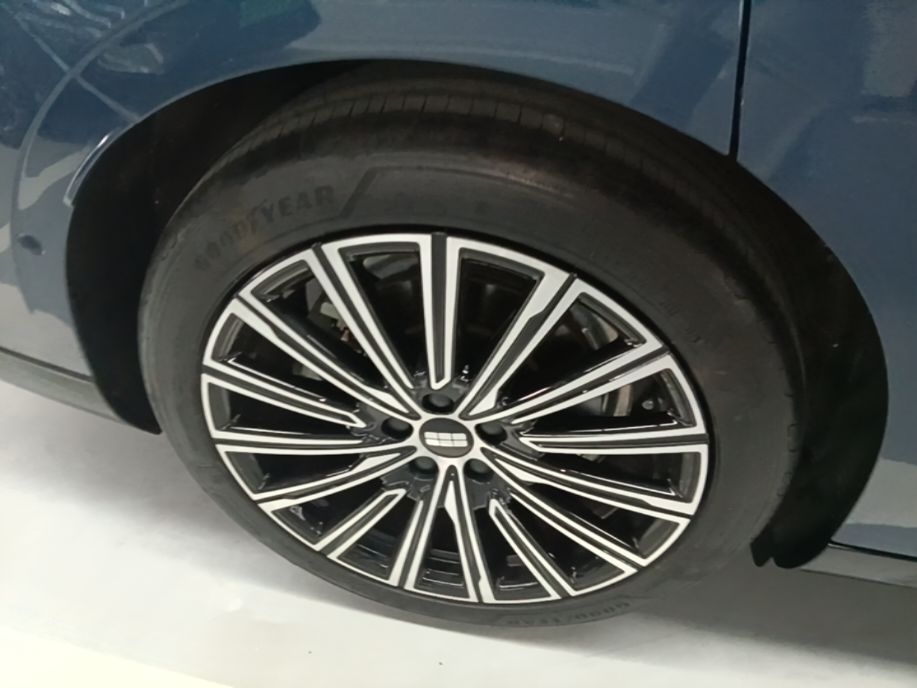 Geely Galaxy 8 2025 130km EM-P Starship Edition — снимка 11