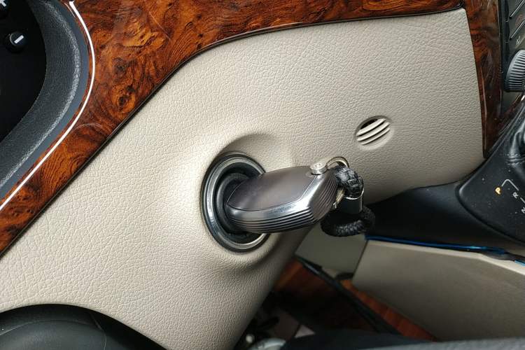 Used Mercedes-Benz Viano 2014 3.5L Premier Edition Vehicle Key