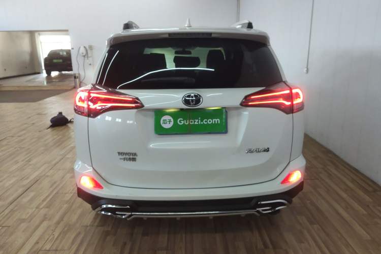 Used Toyota RAV4 2016 2.0L CVT Two-Wheel Drive Comfort Edition China V Standard