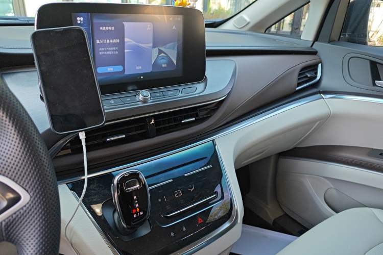 Used Buick GL8 2021 Land Cruiser Executive Class 652T Luxury Model
