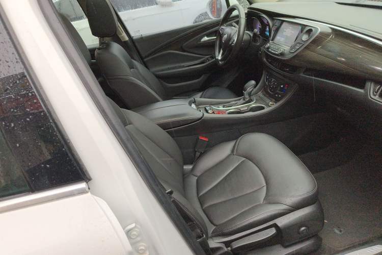 Used Buick Envision 2018 20T Two-Wheel-Drive Elite Model
