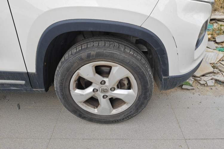 Used Baojun 510 2017 1.5L Manual Fashion Model Right Front Wheel Hub