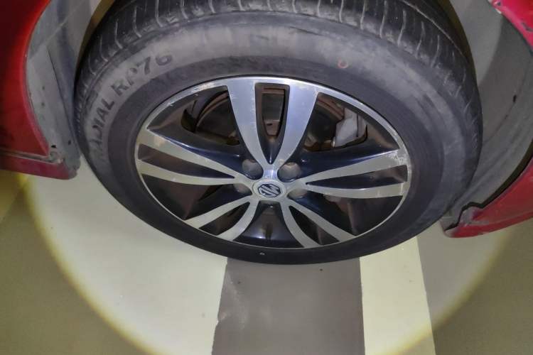 Used MG 6 2014 Hatchback 1.8L Automatic Drive Value Edition Right Front Wheel Hub