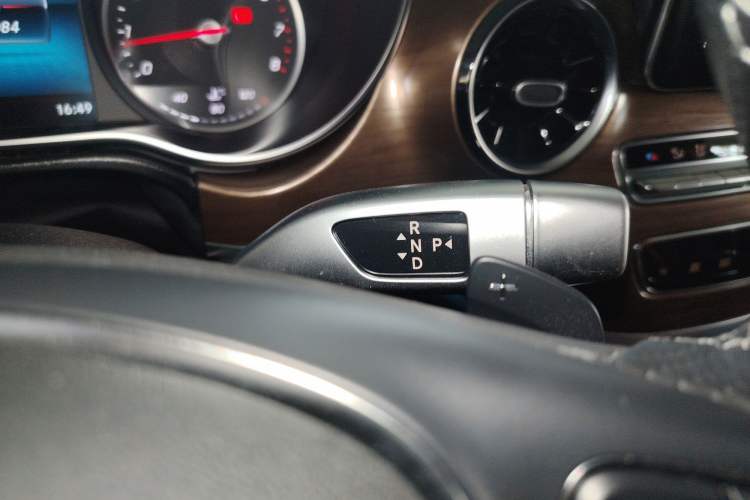 Used Mercedes-Benz V-Class 2022 V 260 L Long-wheelbase Luxury Edition
