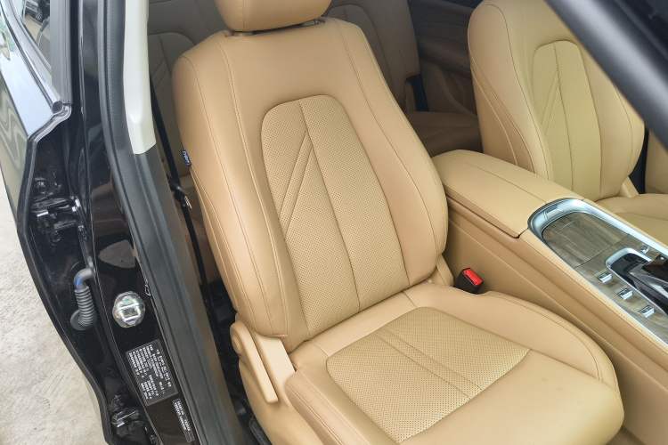 Used Landian E5 2023 1.5L DE-i 100KM Zhenxiang Edition 7-Seater
