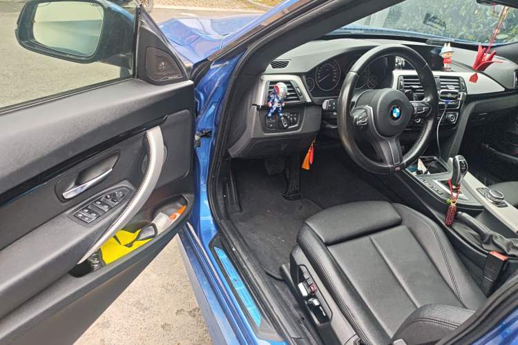 Used BMW 3 Series GT 2018 320i M Sport Edition Driver Seat