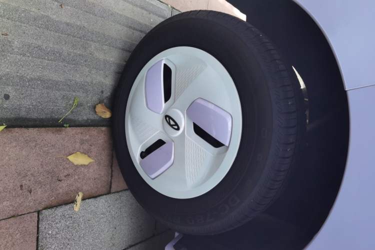 Used Chery QQ Ice Cream 2022 170km Sundae Ternary Lithium Exterior 5