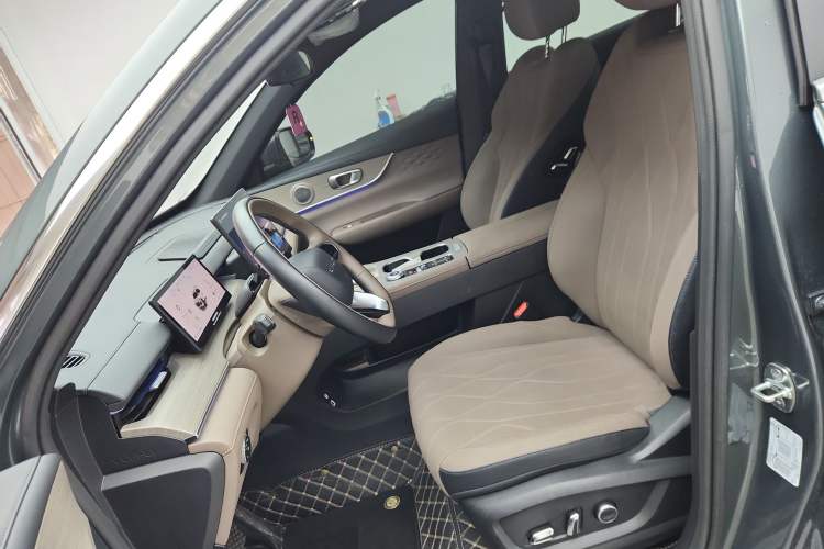 Used Chery Tiggo 8 PLUS 2025 290TGDI DCT Prestige 5-Seater Left Front Seat