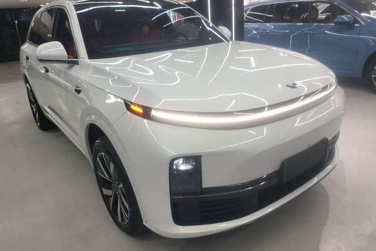 Used Li Auto L7 2023 Pro Model Front Right 45 Deg