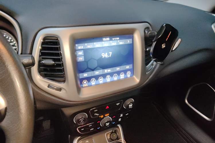 Used Jeep Compass 2017 200T Automatic Family Edition
