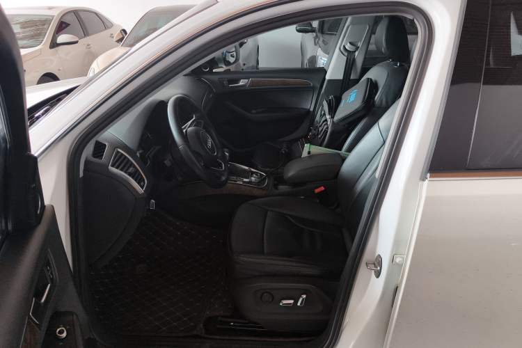 Used Audi Q5 2013 40 TFSI Comfort Edition Left Front Seat