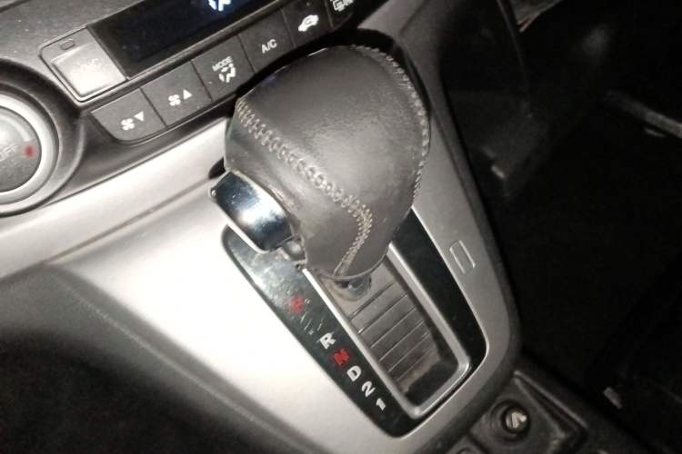 Used Honda CR-V 2013 2.4L two-wheel drive luxury version
