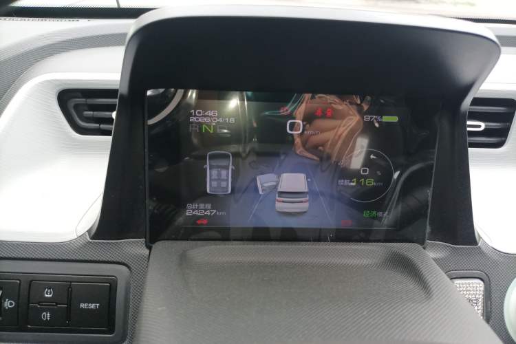 Used Wuling Hongguang MINIEV 2021 Macaron Sandwich Model 120 km Lithium Iron Phosphate
