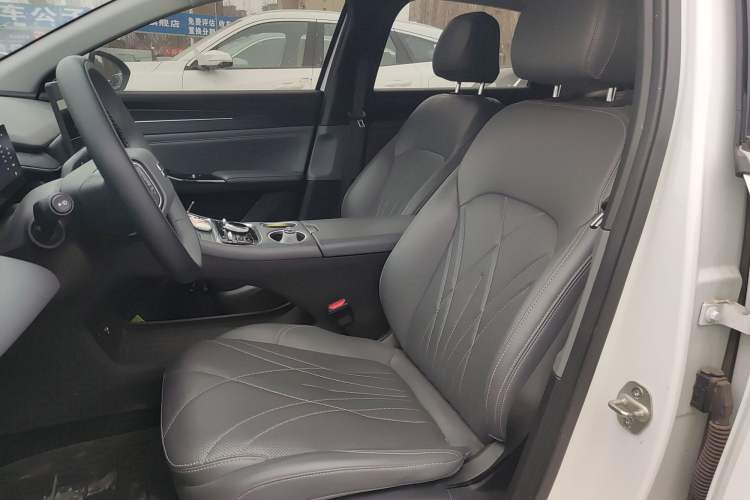 Used Geely Galaxy L6 2025 EM-i 140km Starship Edition
