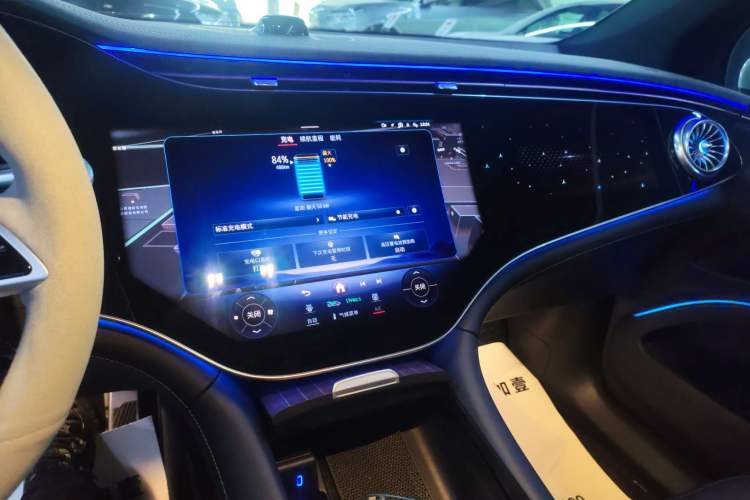 Used Mercedes-Benz EQS SUV 2023 450 4MATIC Pioneer Edition Audio And AC Panel