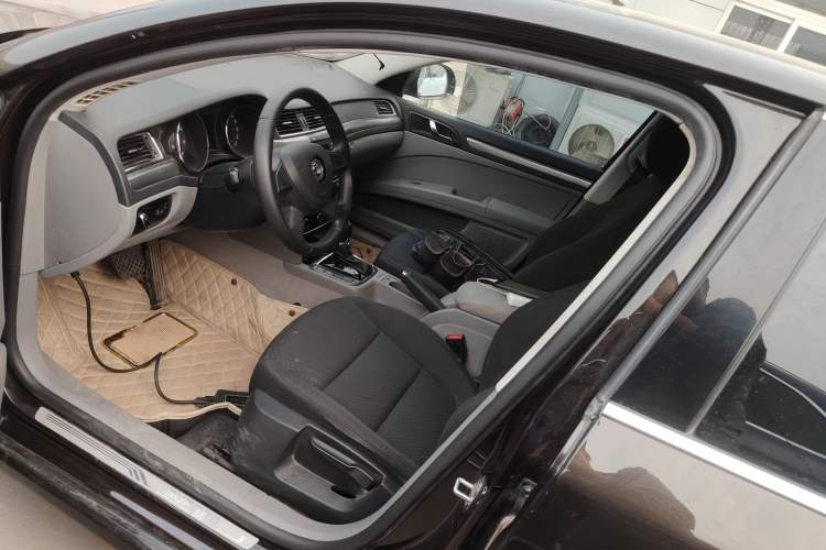 Used Skoda Superb 2013 1.4TSI DSG Sport Edition Left Front Seat