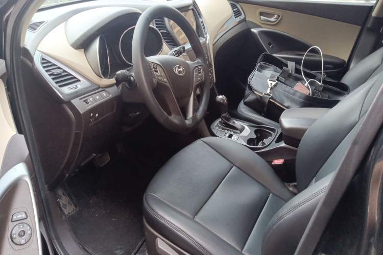 Used Hyundai Santa Fe 2013 2.4L Automatic 2WD Comfort Edition Left Front Seat