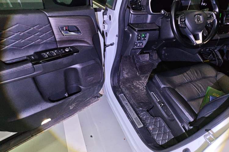 Used Honda Elysion 2024 2.0L eHEV Luxury Edition
