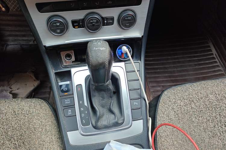 Used Volkswagen Magotan 2015 1.8TSI Comfort Model Gear Lever