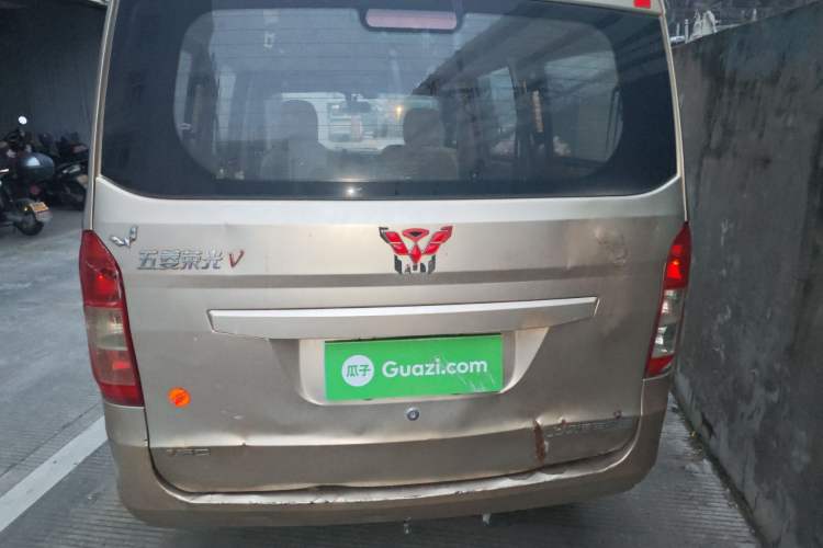 Used Wuling Rongguang V 2018 1.5L Standard Version Rear