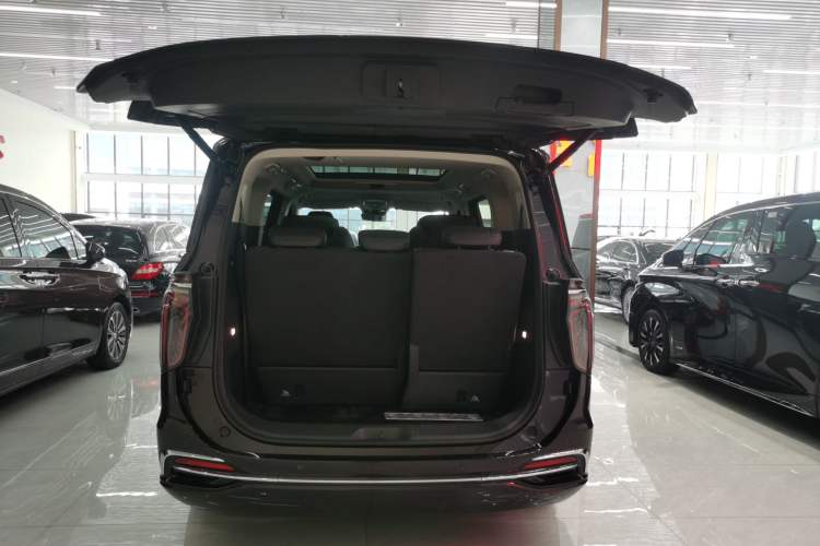Used Hongqi HQ9 2023 2.0T Smart Connect Flagship Edition