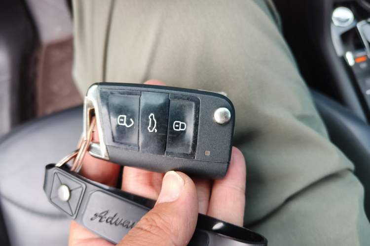 Used Volkswagen Tiguan L 2018 Revised Version 330TSI Automatic Two-Wheel Drive Comfort Edition Vehicle Key