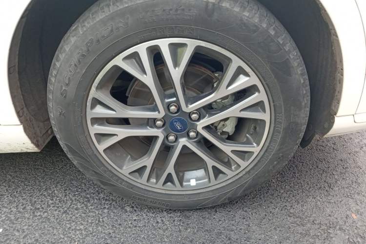 Used Ford Escape 2020 EcoBoost 245 Four-Wheel Drive Luxury Edition