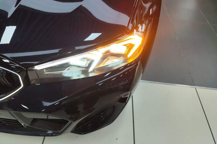 Used BMW 3 Series 2025 330Li M Sport Shadowline Package Left Front Headlight